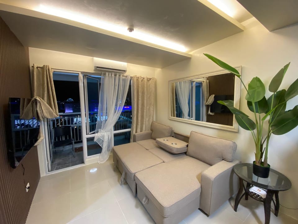 Fireworks View 2 Bedroom - Reynil Apartment hotel in Pasay