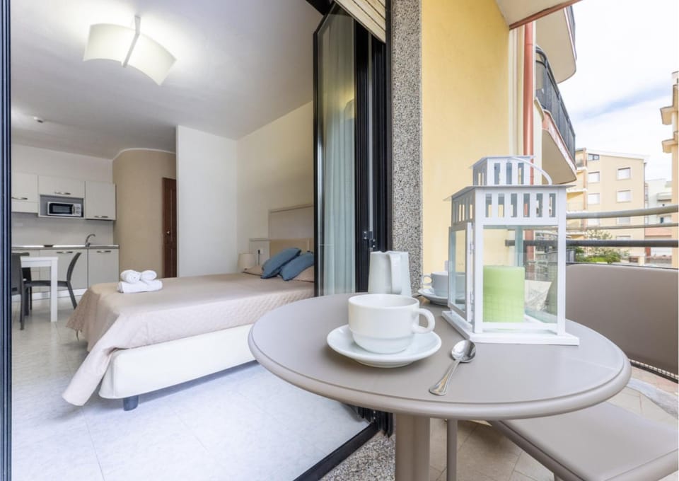 Bed, Balcony/Terrace, Bedroom
