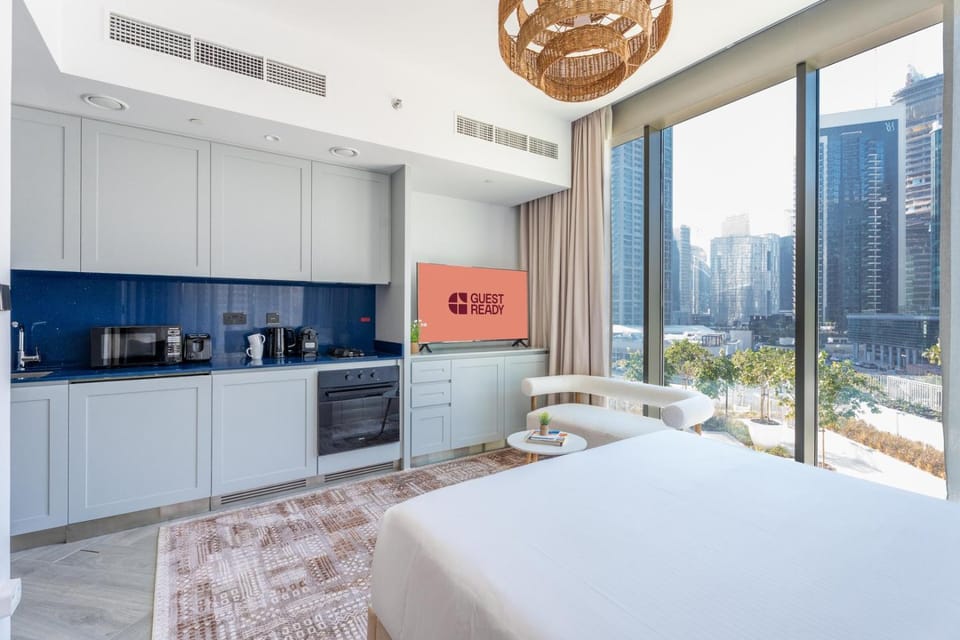 GuestReady - Premium Location | Studio | Pool View Apartment in Dubai