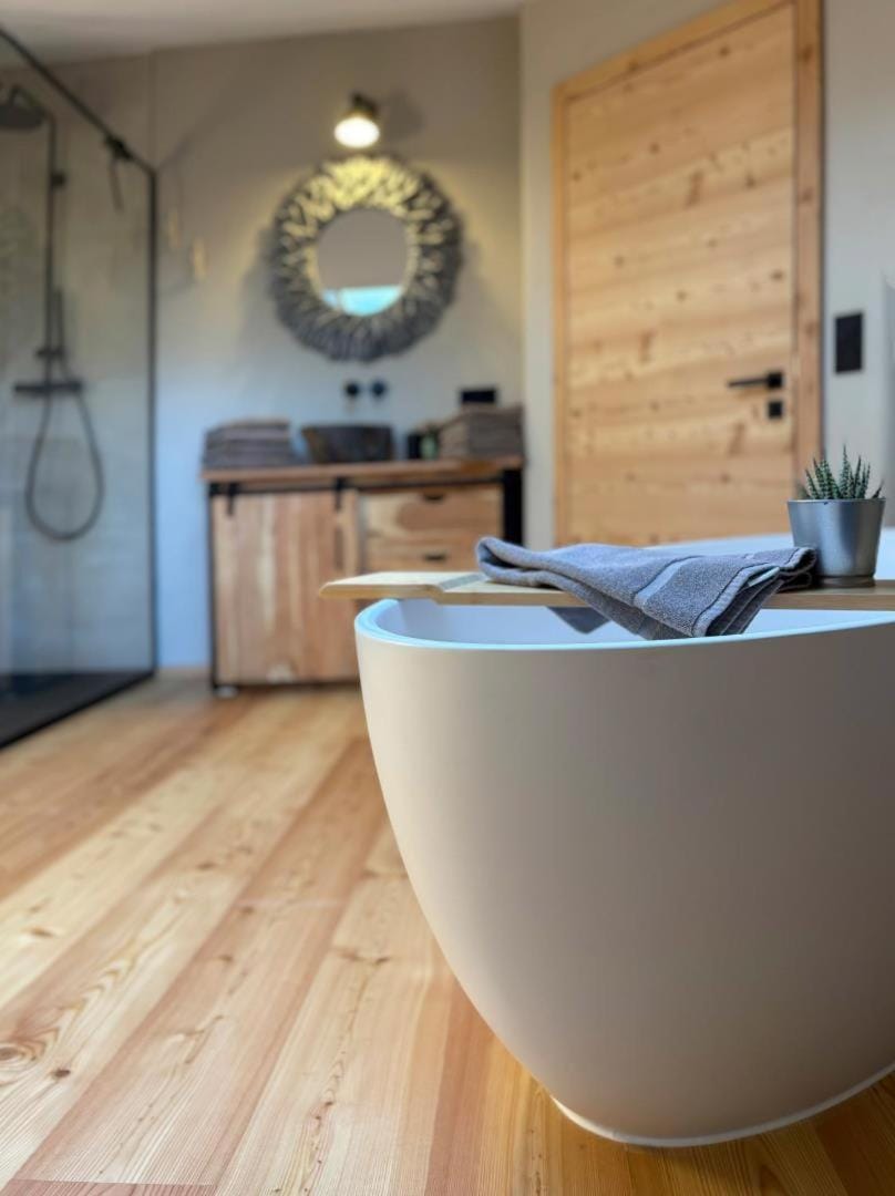 Bathroom, Bath