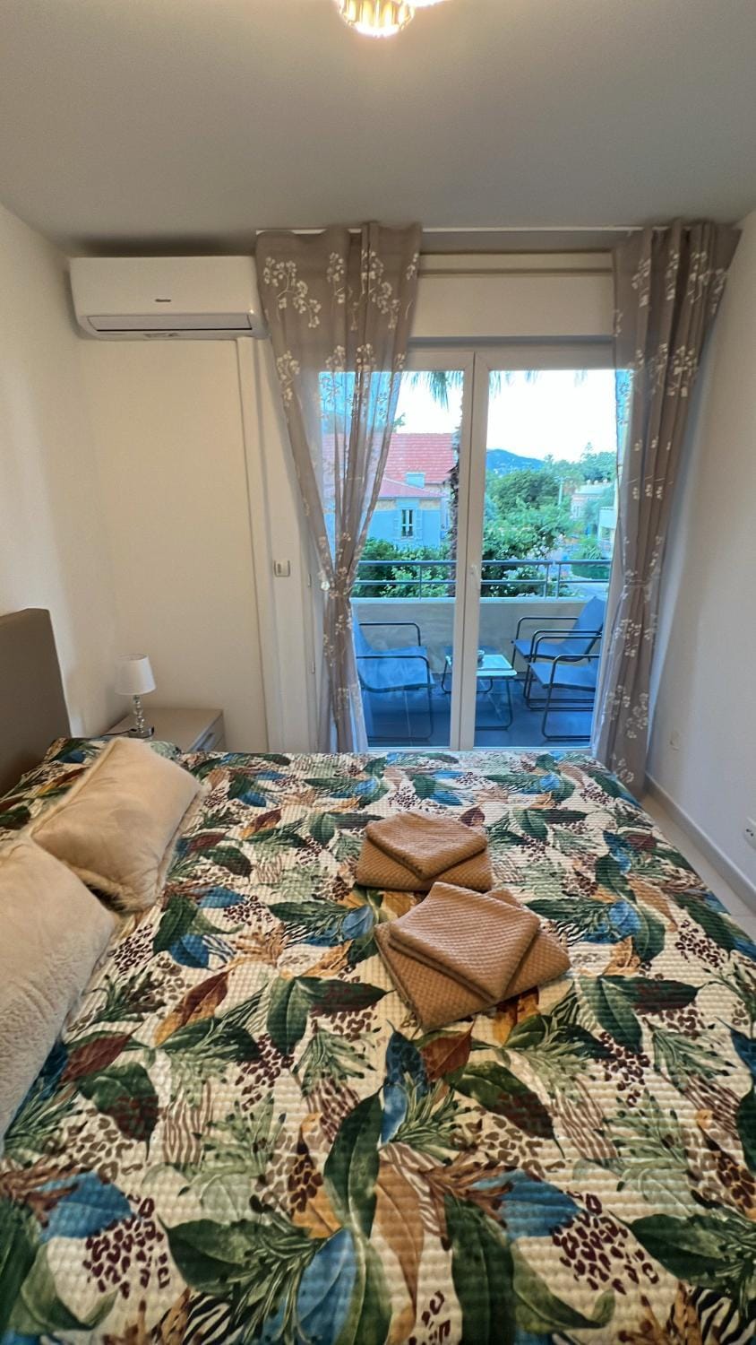 One minute to the Beach Apartment in Roquebrune-Cap-Martin