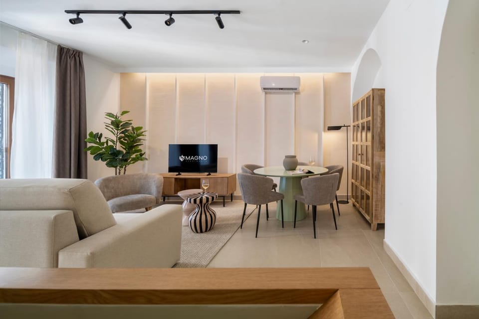 TV and multimedia, Dining area