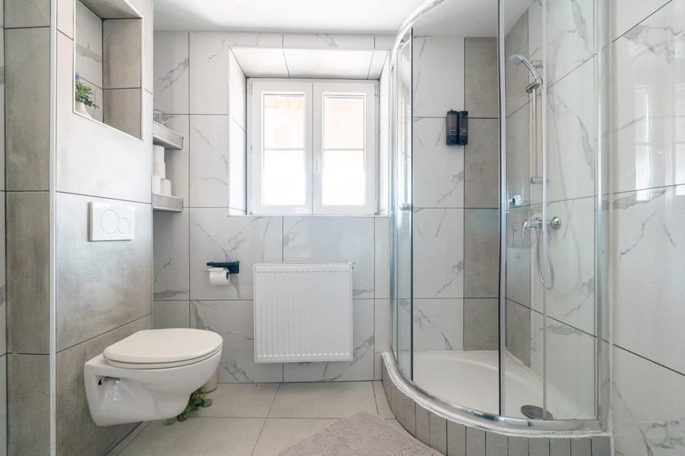 Shower, Toilet, Bathroom