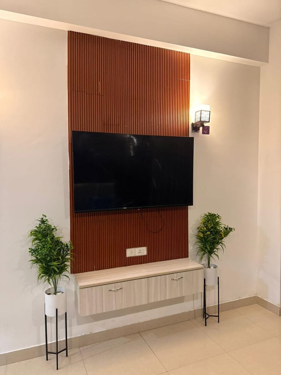 Perfect party place, best for couple & Family stay Apartment in Noida
