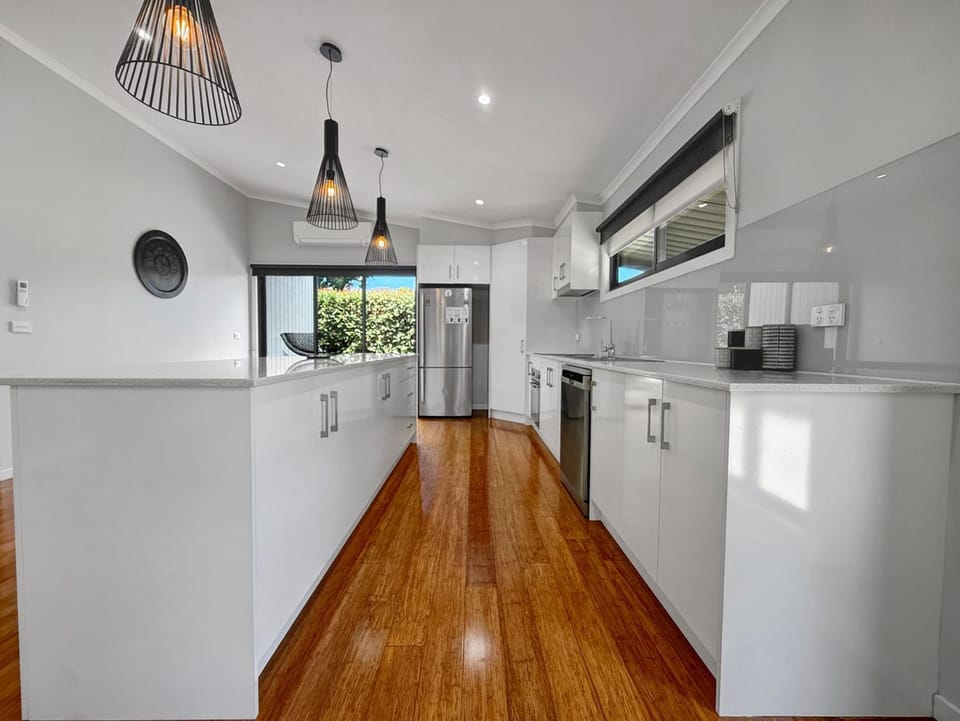 Snowgum Bright Retreat - 2 Houses, 1 Location House in Porepunkah