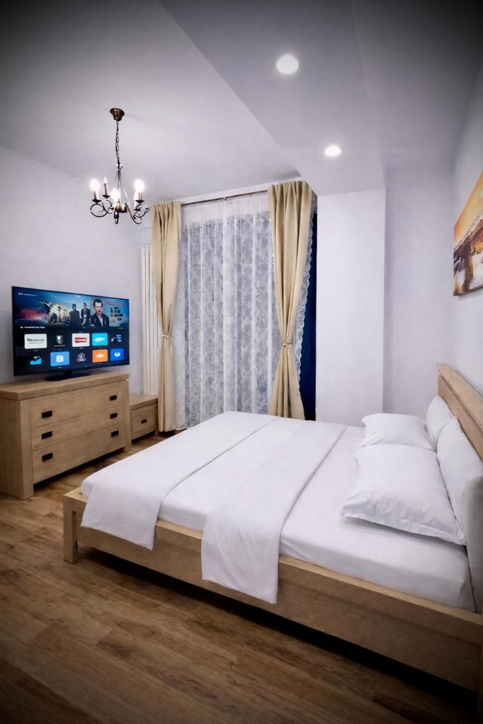 Bed, TV and multimedia, Bedroom