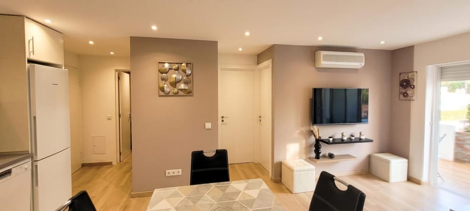 Apartment with Pool in Vilamoura – 53 m², 5 Guests Apartment in Quarteira