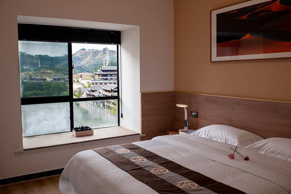 Bed, Bedroom, Mountain view