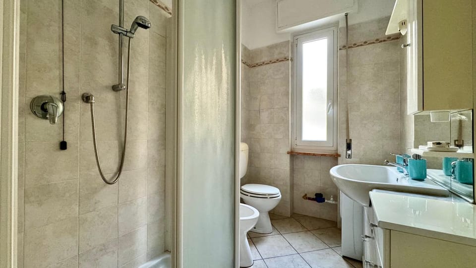 Garage Privato Elegante Bilocale Apartment in Liguria