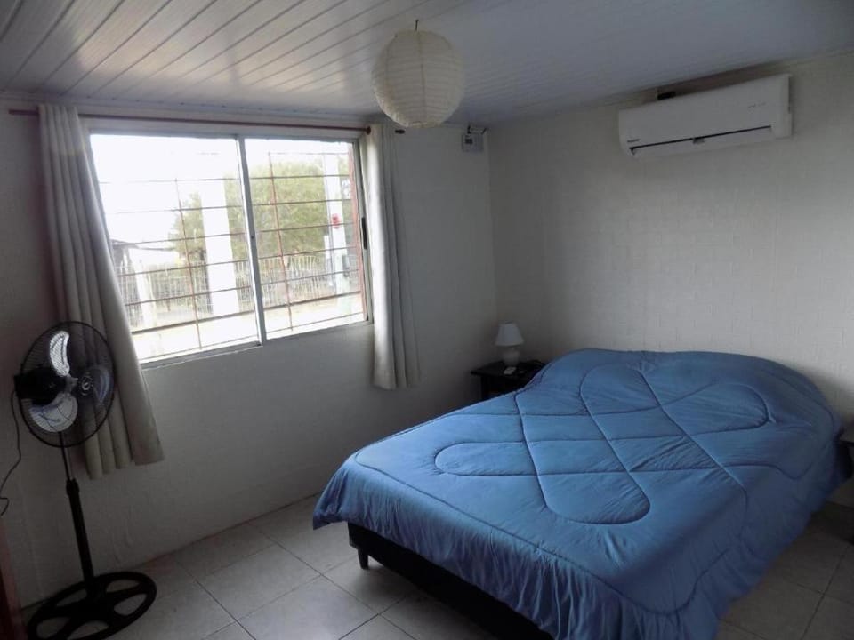 Bed, Photo of the whole room, Bedroom, air conditioner