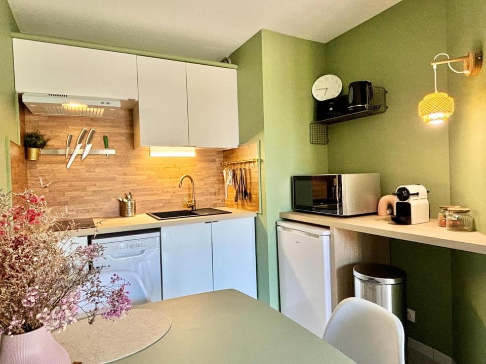 Alençon appartement avec terrasse et parking Apartment in Normandy