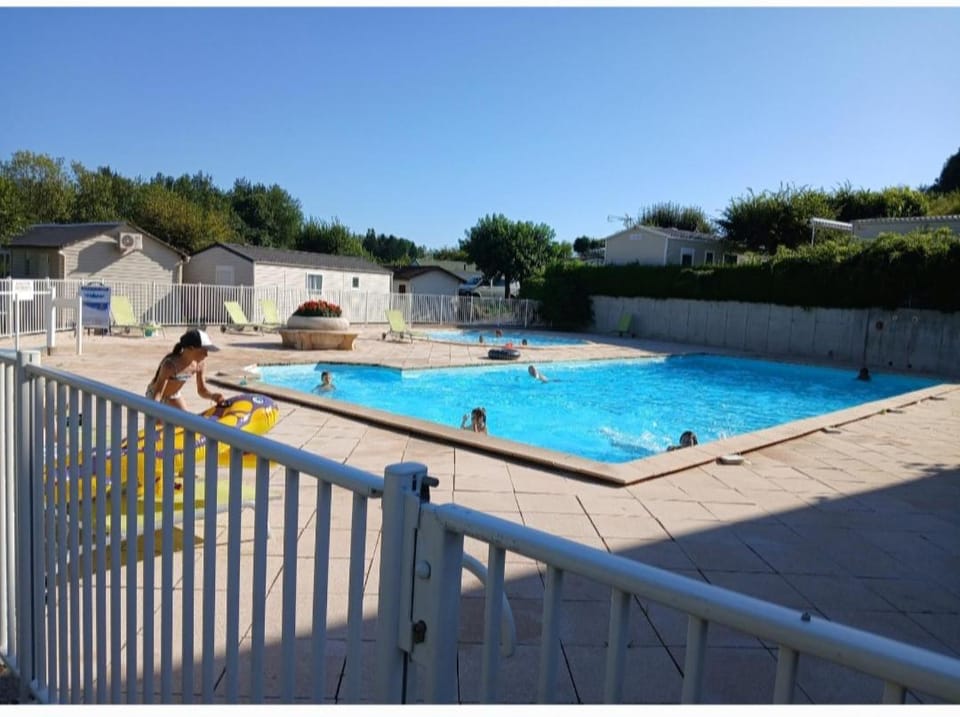 Swimming pool, Swimming pool