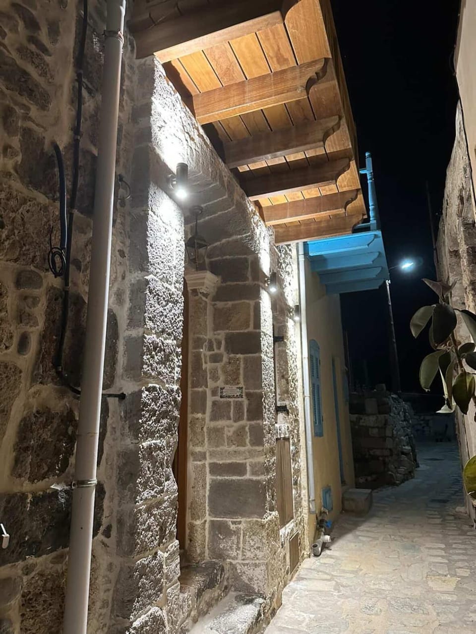 Nisyrian Memories- Traditional wood & stone house Apartment in Decentralized Administration of the Aegean