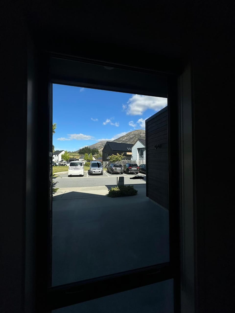 Neighbourhood, View (from property/room), Parking