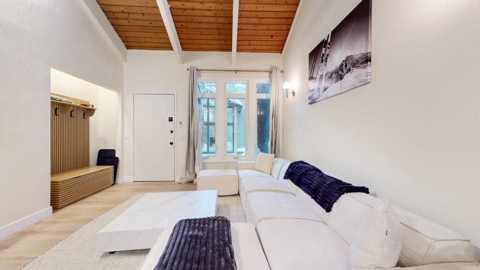 St, Moritz 34 Cozy Centrally Located Condo With Great Complex Amenities condo Apartment in Mammoth Lakes