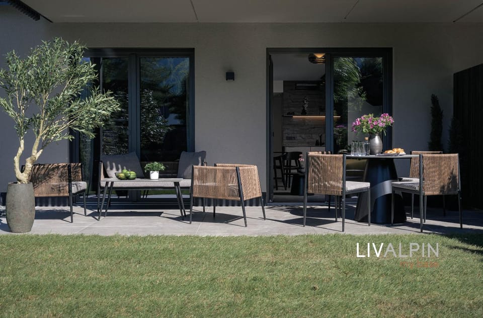 Day, Garden, Dining area, Garden view