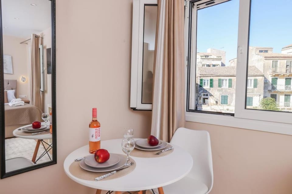 Piccolo Mondo Loft, Corfu Old Town Apartment in Corfu