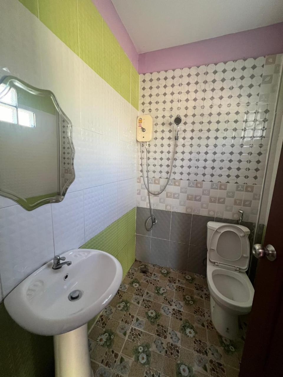 Martin, Local Guide & Camping Farm Stay in Surat Thani Changwat