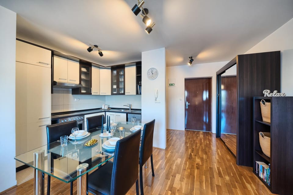 Facade/entrance, Kitchen or kitchenette, Dining area, kitchen, kitchen
