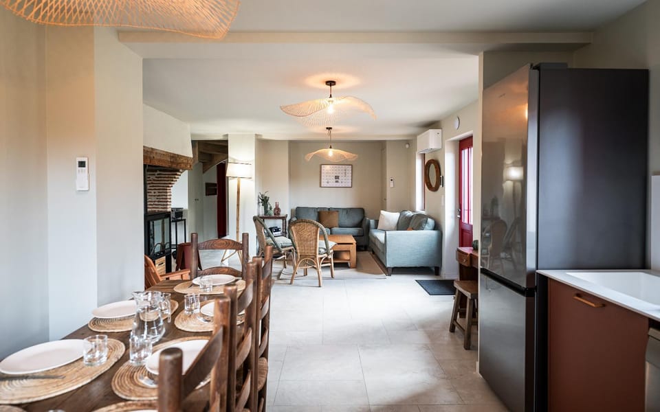 Living room, Dining area