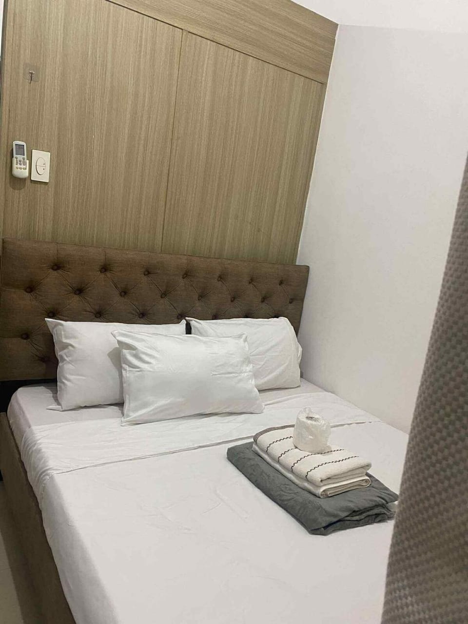 Shore residence A42 shortwalk mall of asia Apartment in Pasay