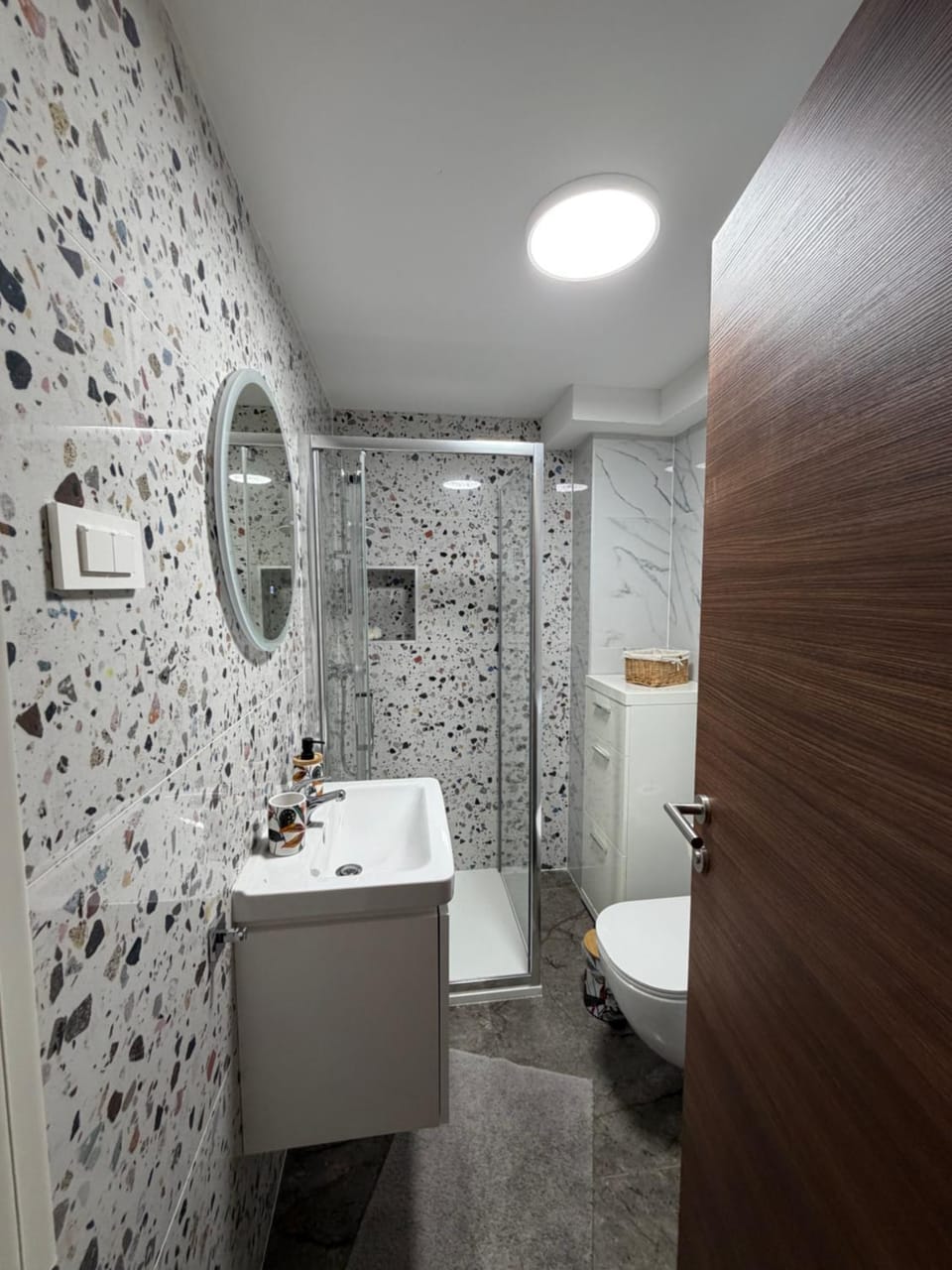 Shower, Toilet, Bathroom