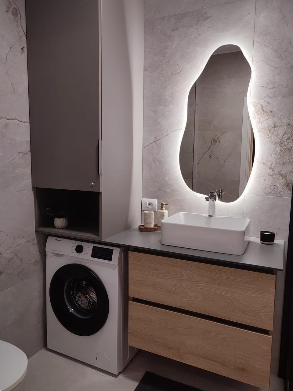 Bathroom, washing machine