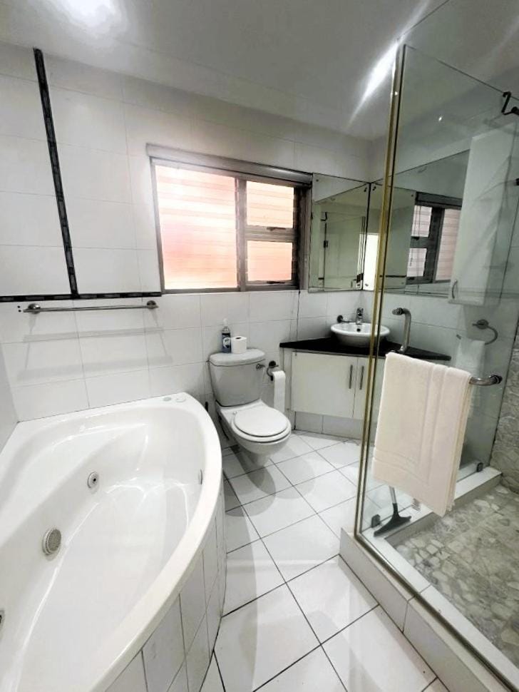 Shower, Toilet, Bathroom, Bath