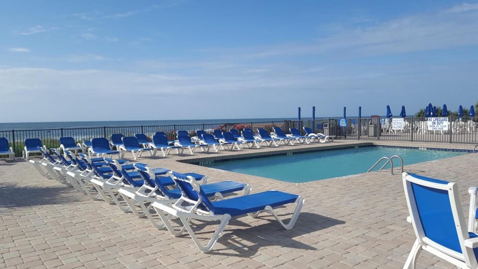 Day, Pool view, Sea view, Swimming pool, sunbed