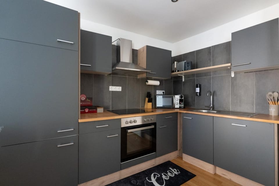 Coffee/tea facilities, Kitchen or kitchenette, dishwasher, minibar, oven, pet friendly, stove, toaster