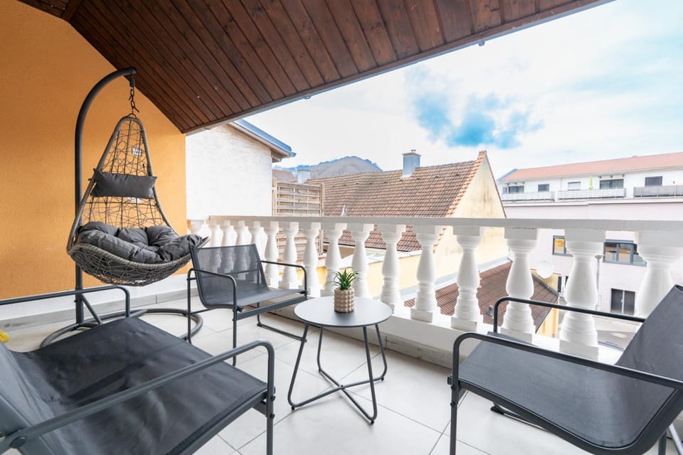 Day, View (from property/room), Balcony/Terrace, Balcony/Terrace, Seating area, Mountain view