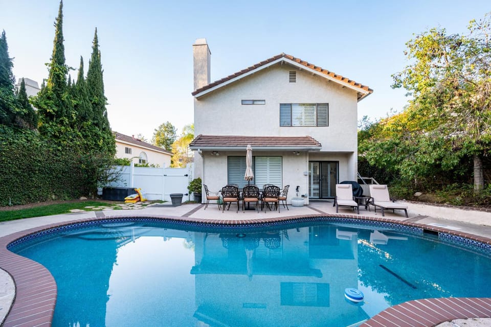 Property building, Pool view