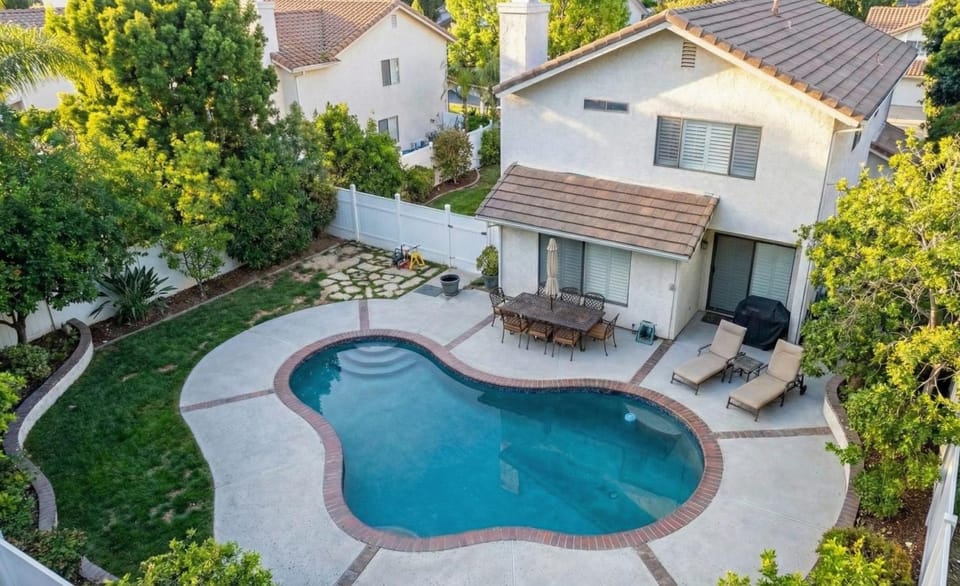 Property building, Pool view