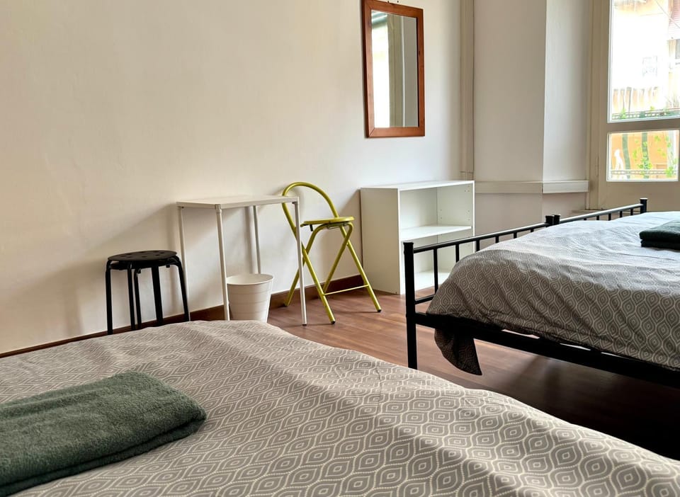 Living room, Photo of the whole room, Seating area, Bedroom