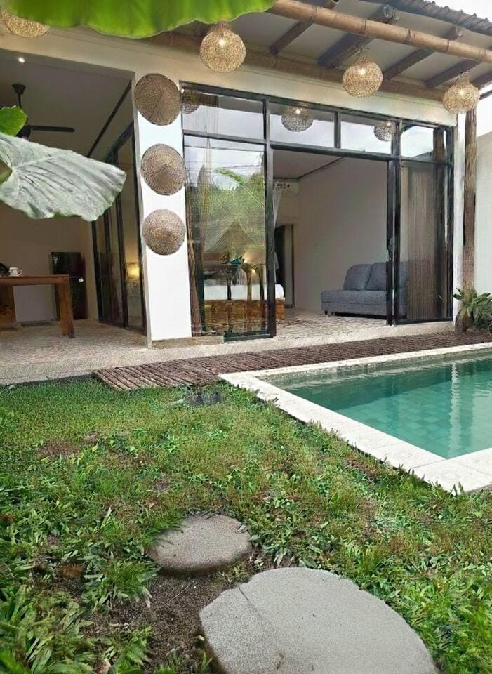 Garden, Swimming pool