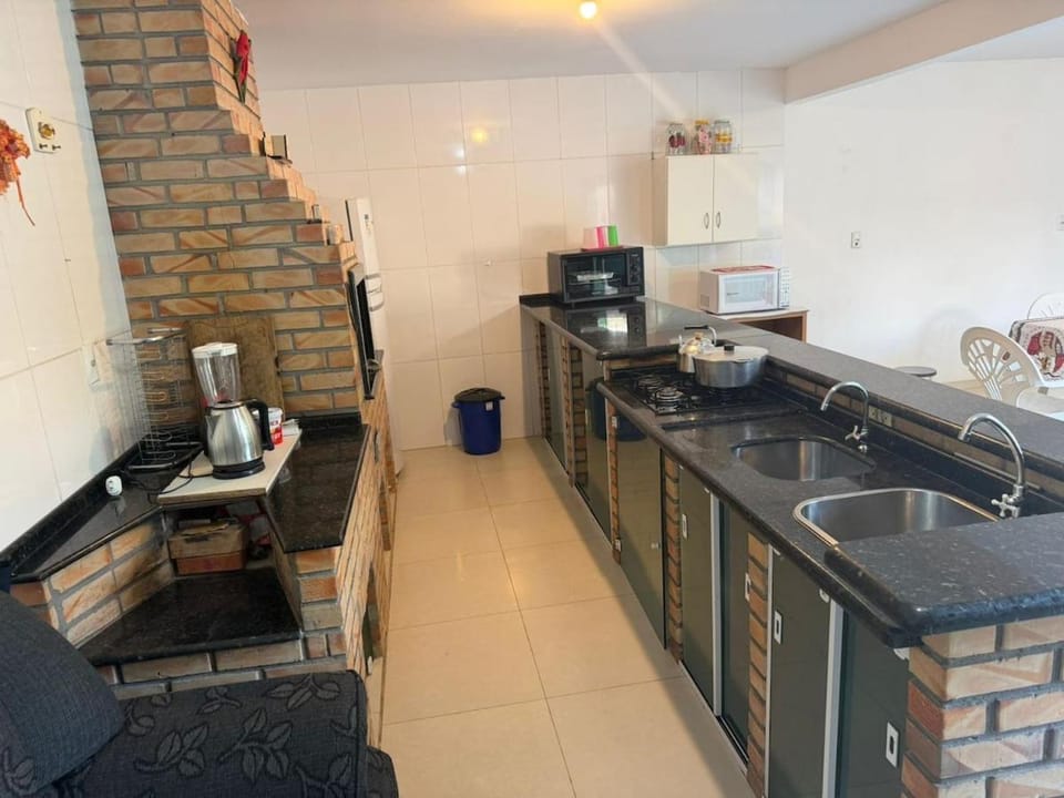 casa de verão próximo ao parque BCW House in Penha