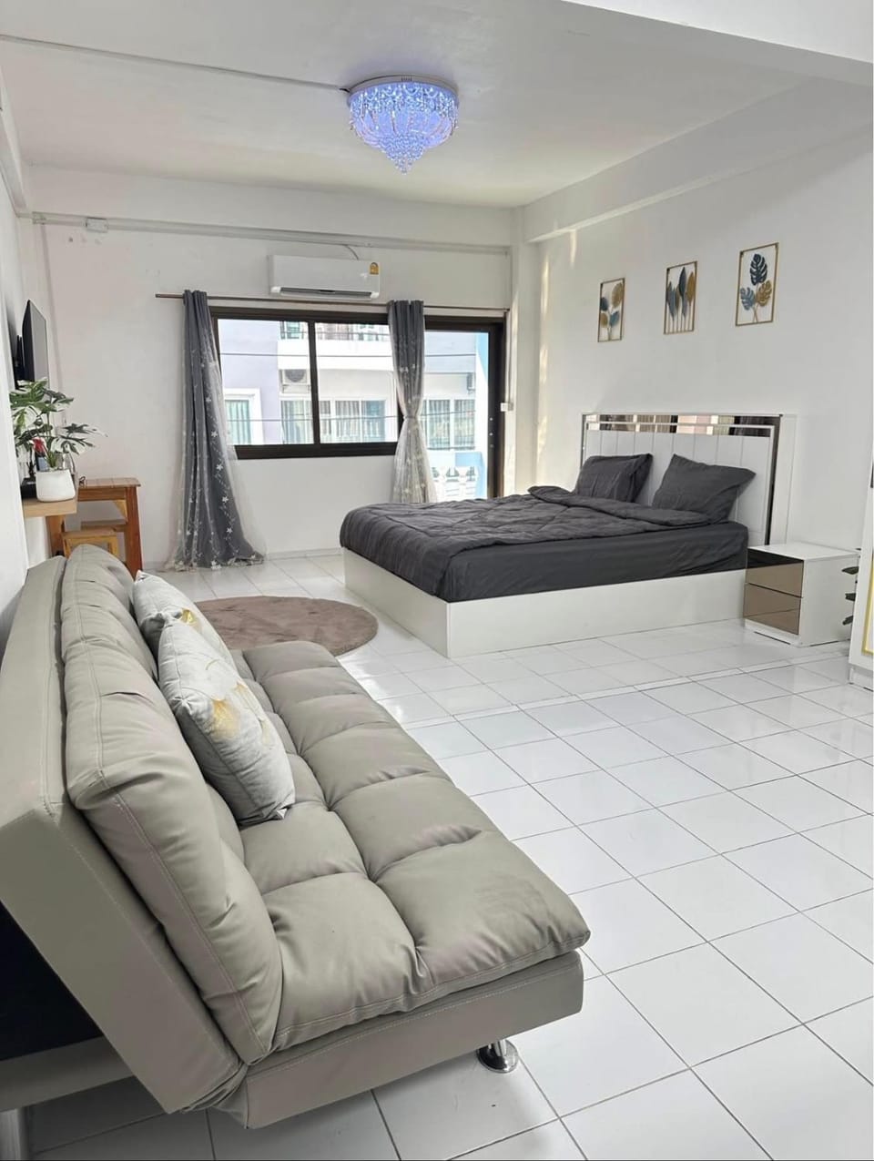 April Bar Apartment in Pattaya City
