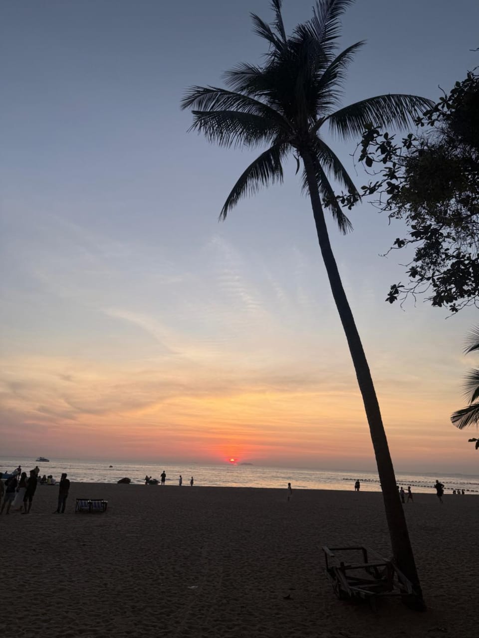 April Bar Apartment in Pattaya City
