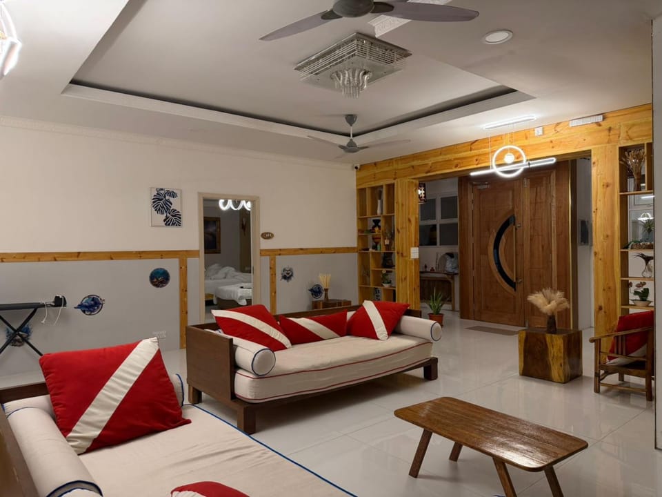Communal lounge/ TV room
