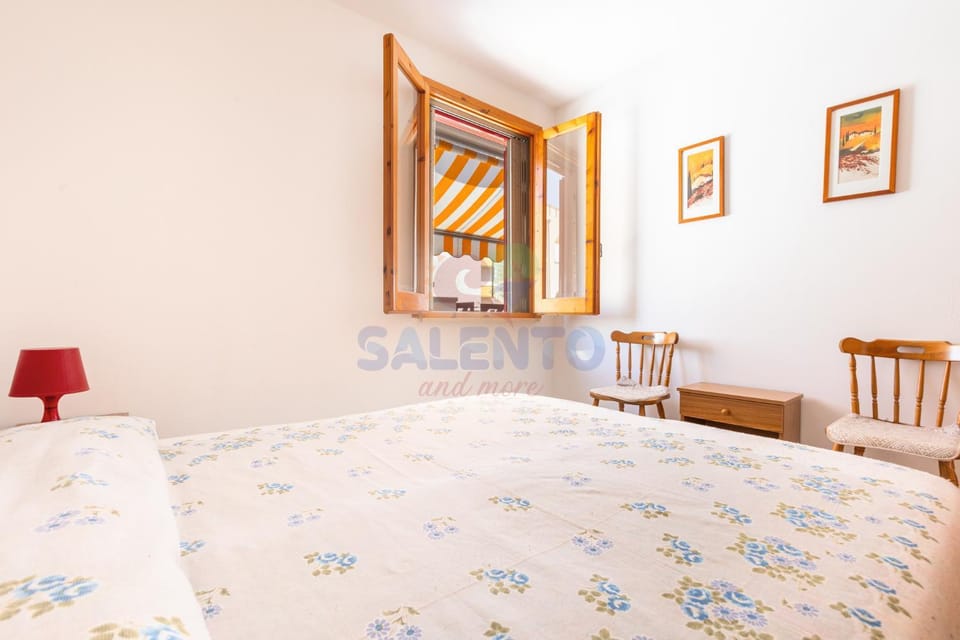 Bed, Photo of the whole room, towels