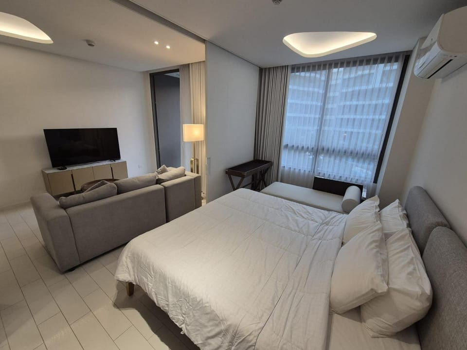 Beachfront Veranda Residence Apartment in Nong Kae