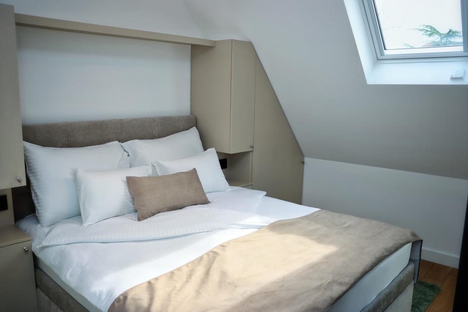 Bed, Bedroom, soundproof