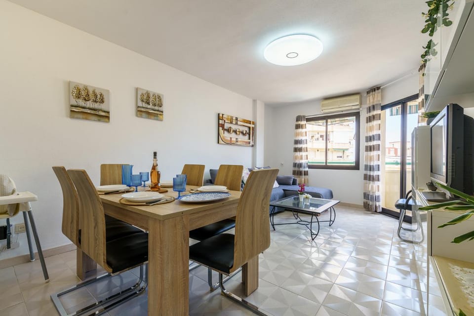 TV and multimedia, Living room, Dining area, air conditioner