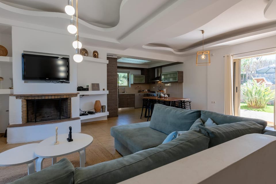 Communal lounge/ TV room, TV and multimedia, Kitchen or kitchenette, Living room, Seating area, Evening entertainment