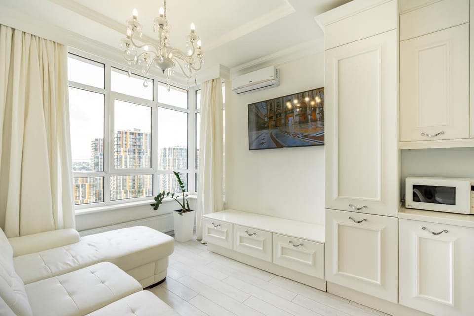 TV and multimedia, Living room, Seating area, pet friendly, air conditioner