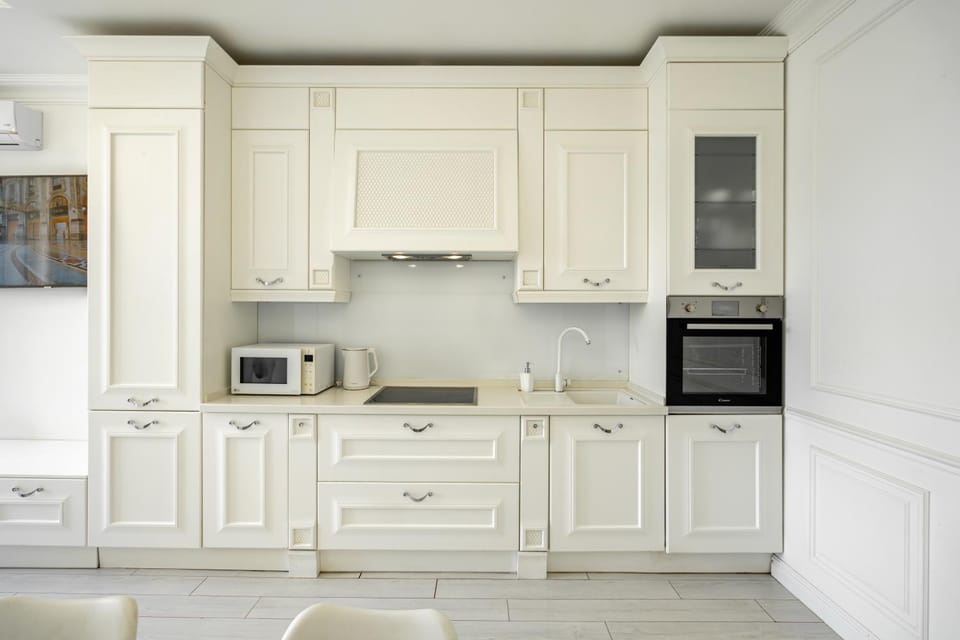 Kitchen or kitchenette, microwave, oven, pet friendly, stove