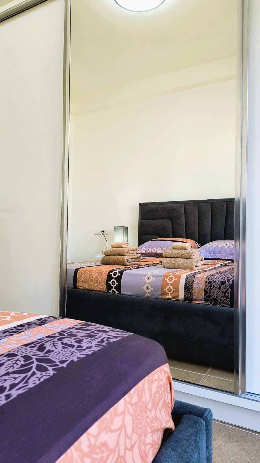 Bedroom, locker, towels
