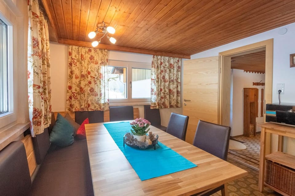 Living room, Dining area, Food, kitchen