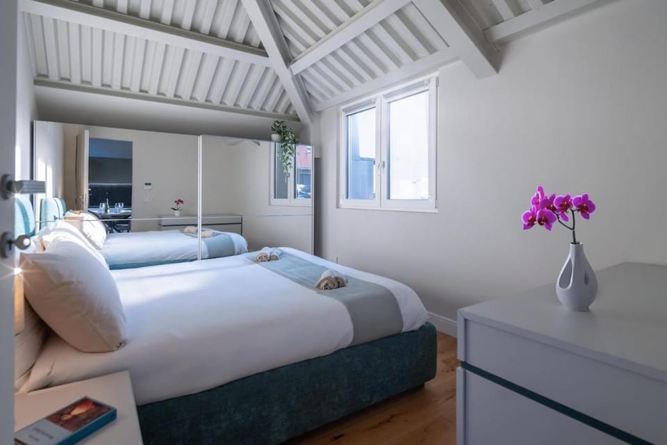 Attic Design - Duomo 15 Min - Free WiFi Apartment in Milan