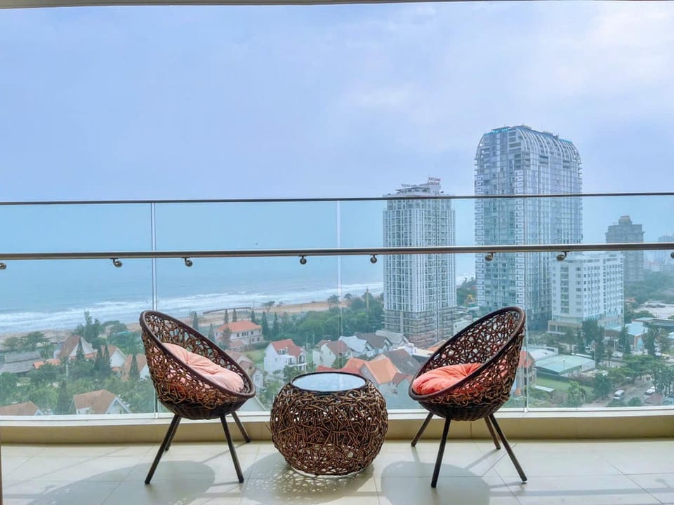 Day, Natural landscape, View (from property/room), Balcony/Terrace, Living room, Seating area, Sea view